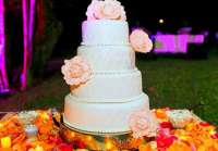 We Can Design Your Wedding Cake at El Postrecito!
