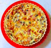 You have to try the quiches here, beyond tasty!